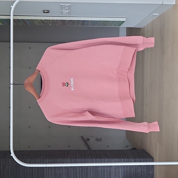 Blonde Pullover - Picture 1 of 4